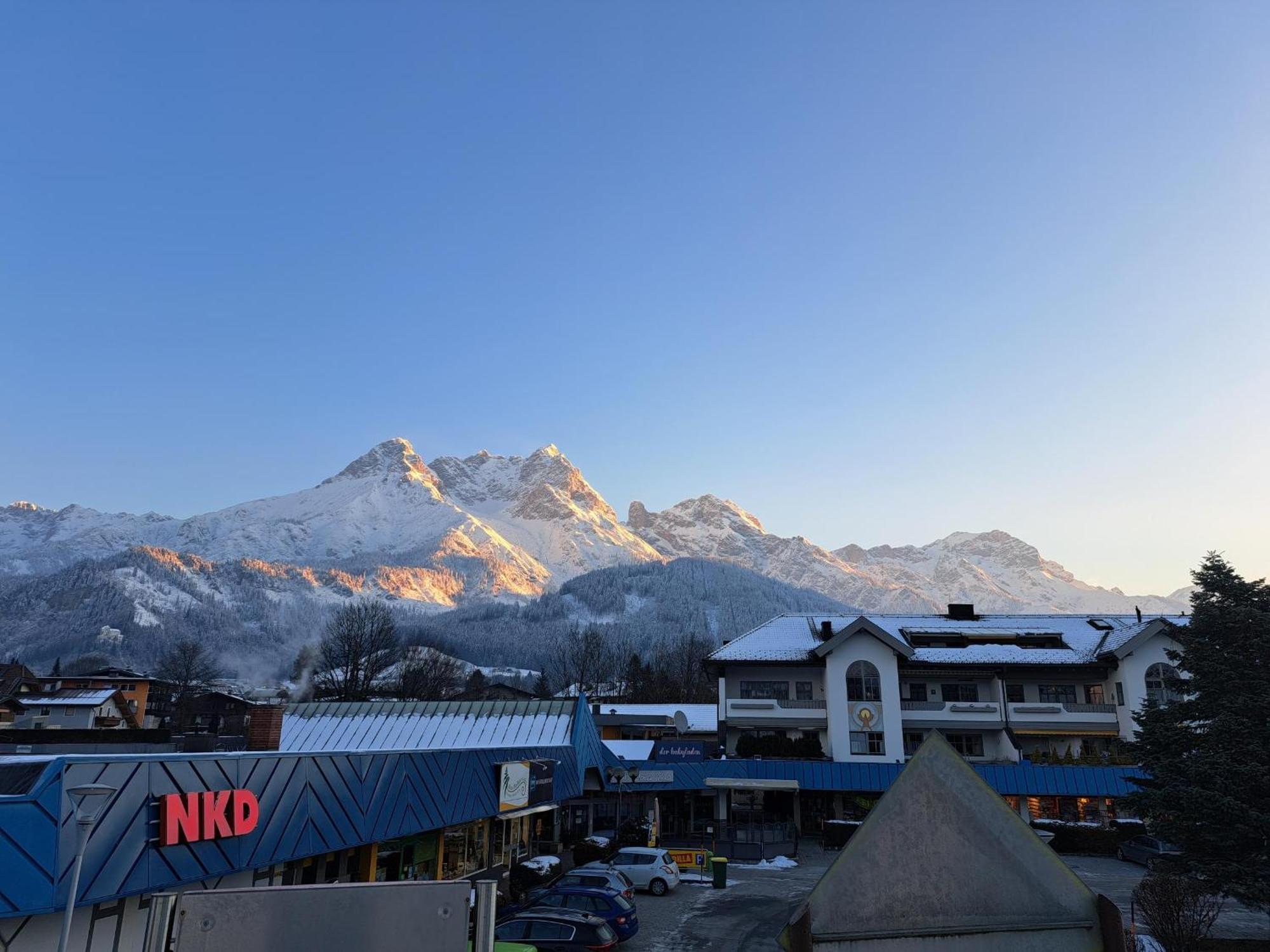 Gesa'S & Tom'S Stadtappartement Saalfelden ภายนอก รูปภาพ