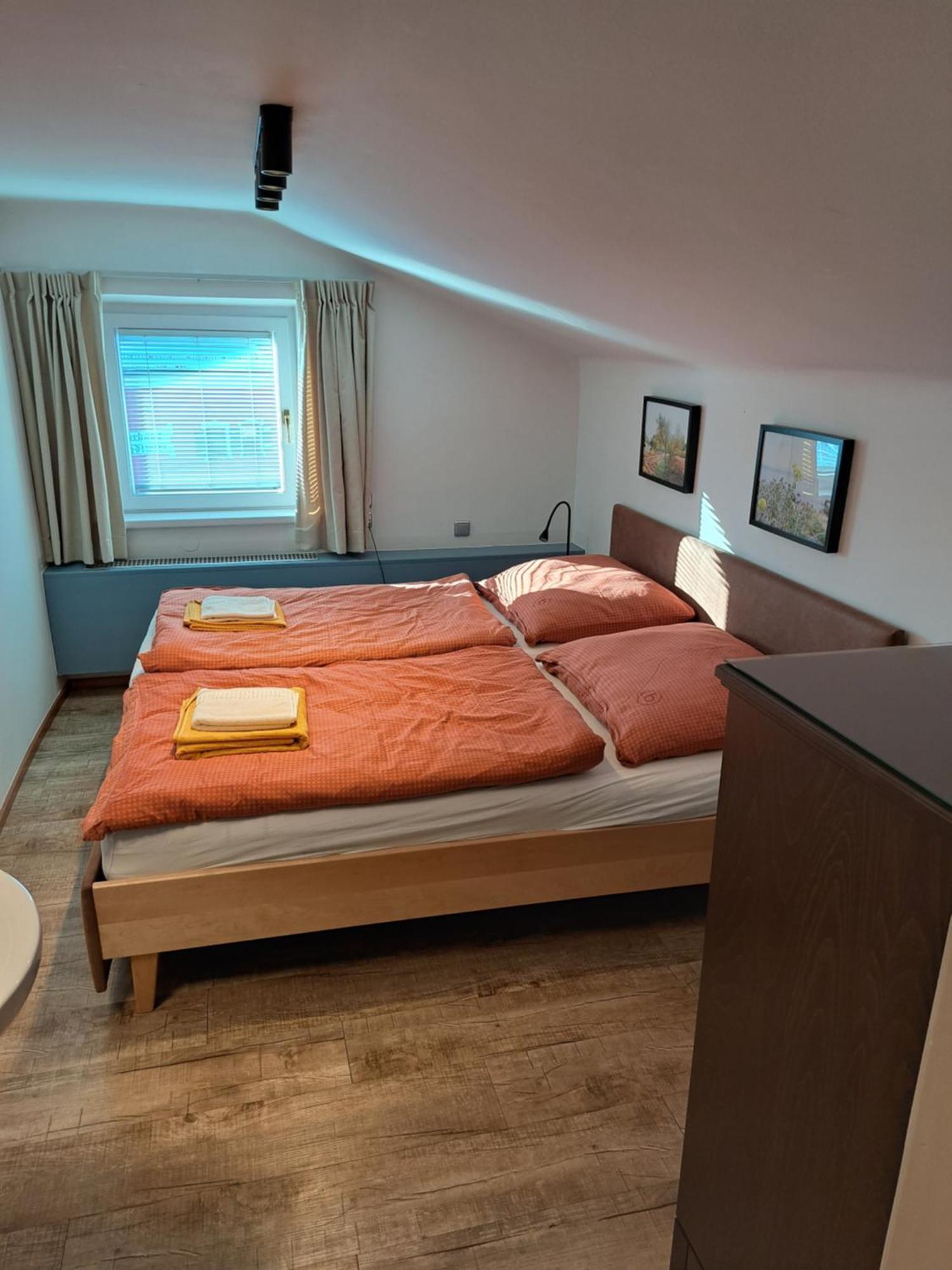 Gesa'S & Tom'S Stadtappartement Saalfelden ภายนอก รูปภาพ