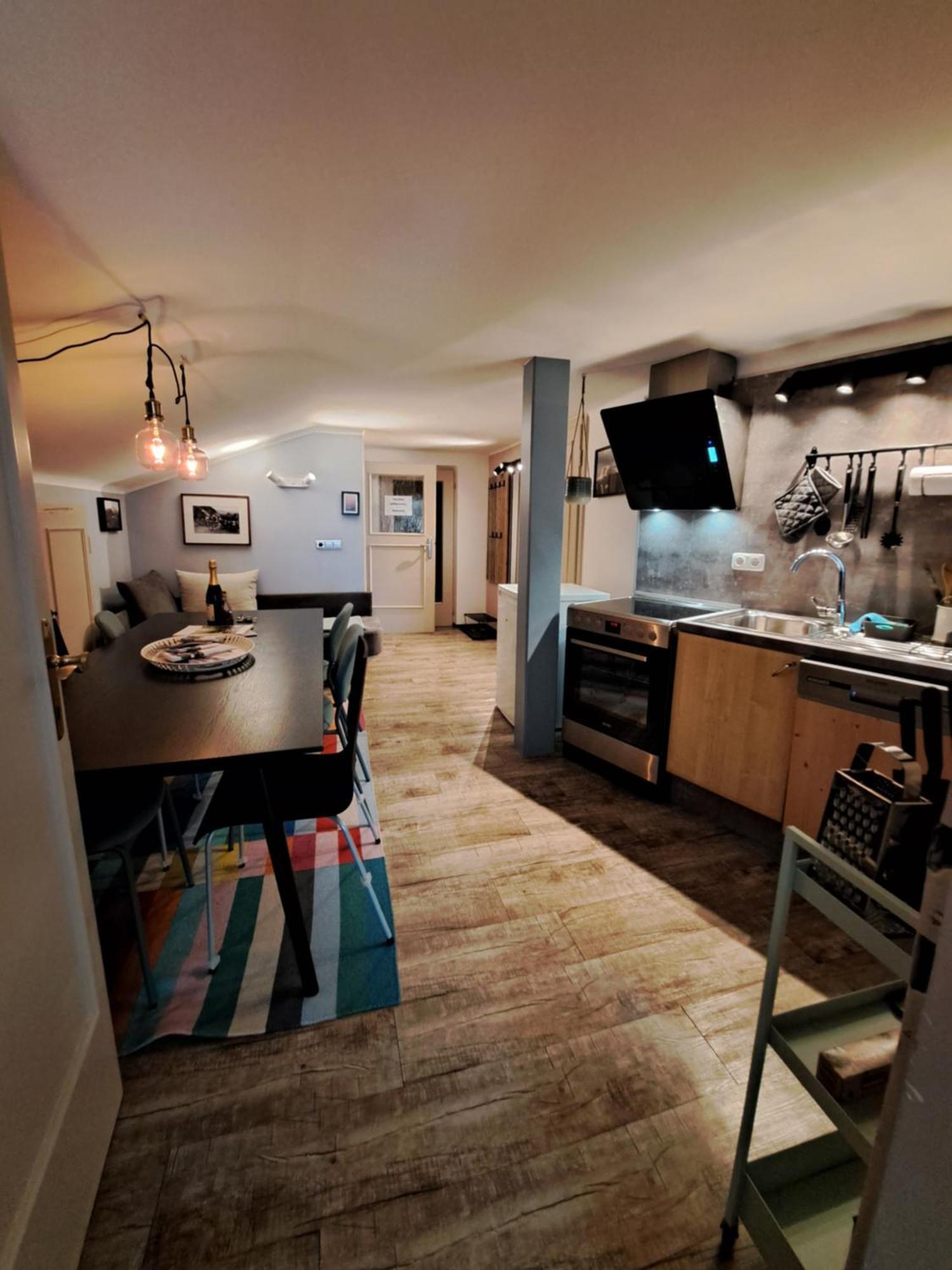 Gesa'S & Tom'S Stadtappartement Saalfelden ภายนอก รูปภาพ